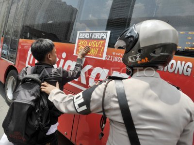 UNJUK RASA KORUPSI TRANSJAKARTA | ANTARA Foto