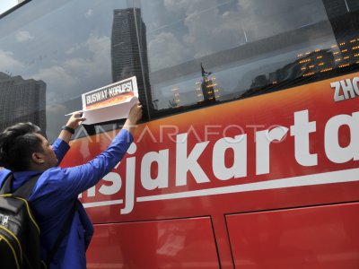 UNJUK RASA KORUPSI TRANSJAKARTA | ANTARA Foto