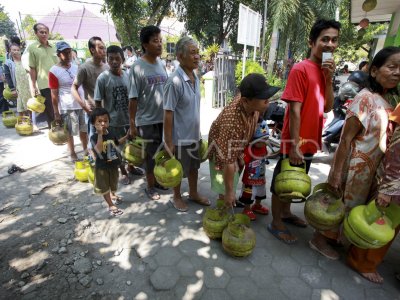 KELANGKAAN GAS ELPIJI | ANTARA Foto