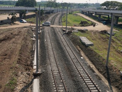 Pembangunan Rel Kereta Api Bandara Soetta Antara Foto