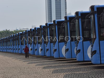 PENAMBAHAN ARMADA TRANSJAKARTA | ANTARA Foto