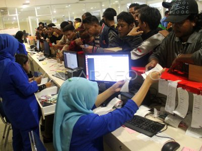 ARUS MUDIK TERMINAL PULO GEBANG | ANTARA Foto