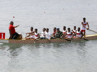 LOMBA DAYUNG PERAHU NAGA | ANTARA Foto