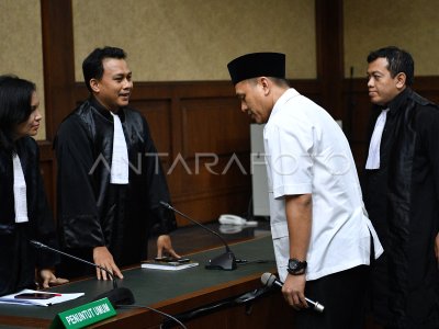 MUSTAFA DIVONIS TIGA TAHUN PENJARA | ANTARA Foto