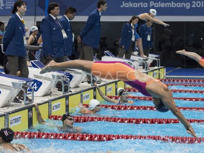 RENANG ESTAFET GAYA BEBAS PUTRI | ANTARA Foto