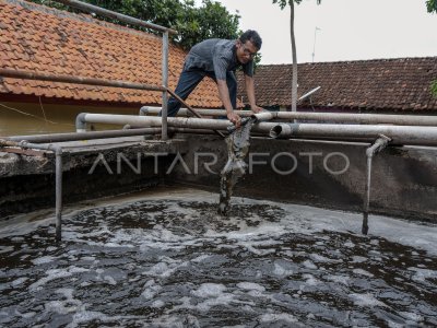 INSTALASI PENGOLAHAN AIR LIMBAH BATIK | ANTARA Foto