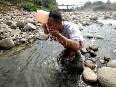 KEKERINGAN DI BOGOR | ANTARA Foto