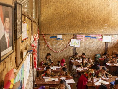 SEKOLAH PENINGGALAN BELANDA | ANTARA Foto