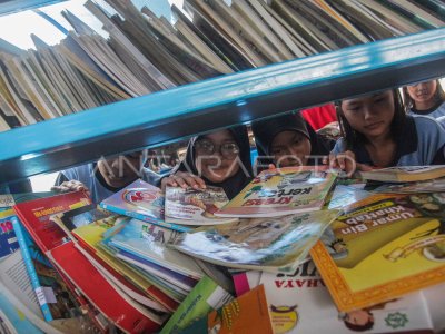 PERPUSTAKAAN KELILING MENINGKATKAN MINAT MEMBACA | ANTARA Foto