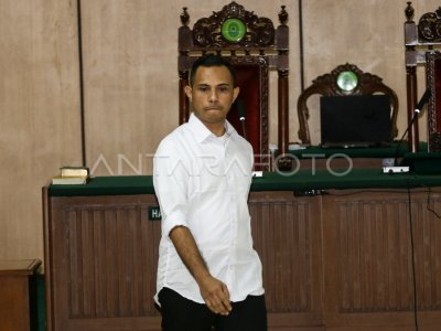 SIDANG PERDANA KASUS PENYIRAMAN NOVEL BASWEDAN | ANTARA Foto