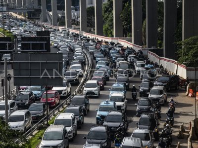 Arus Lalu Lintas Di Ibu Kota Antara Foto