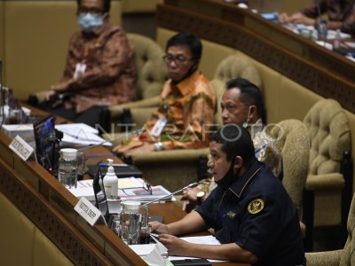 RAKER KOMISI II DPR DENGAN MENDAGRI | ANTARA Foto