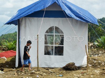 PENGUNGSI BANJIR BANDANG MASAMBA | ANTARA Foto