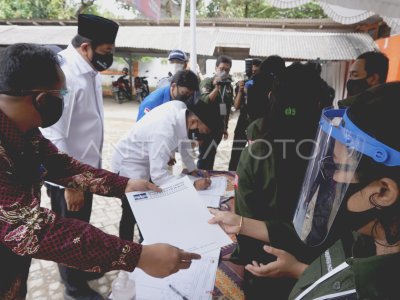 PENDAFTARAN CALON KEPALA DAERAH PACITAN | ANTARA Foto