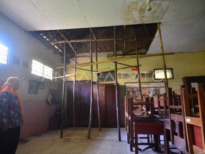 SEKOLAH RUSAK DI KUDUS | ANTARA Foto