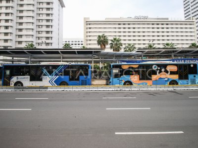 HALTE TRANSJAKARTA BUNDARAN HI KEMBALI BEROPERASI | ANTARA Foto