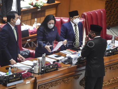 RAPAT PARIPURNA DPR | ANTARA Foto