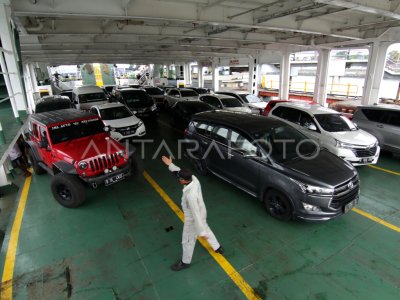 ARUS BALIK DI PELABUHAN KETAPANG | ANTARA Foto