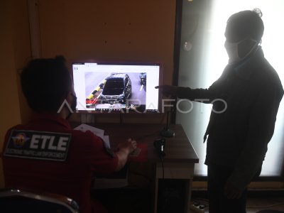 PENGURUSAN TILANG ELEKTRONIK | ANTARA Foto