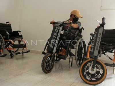 Kursi Roda Elektrik Karya Penyandang Disabilitas Antara Foto