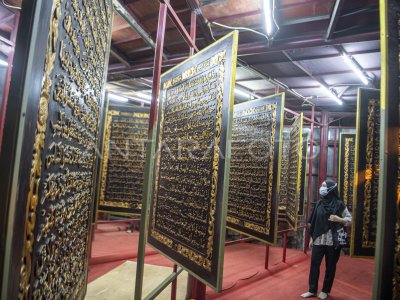 WISATA RELIGI AL QURAN RAKSASA DI PALEMBANG | ANTARA Foto