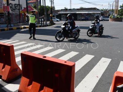 PENYEKATAN SAAT PPKM DARURAT DI MADIUN | ANTARA Foto