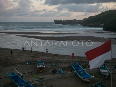 PENUTUPAN WISATA GUNUNGKIDUL SAAT PPKM | ANTARA Foto