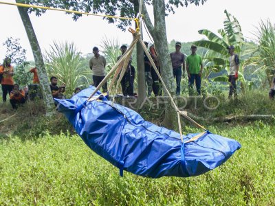 PELATIHAN TANGGAP DARURAT BENCANA | ANTARA Foto