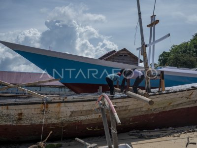 Kendala Bahan Baku Pembuatan Kapal Antara Foto