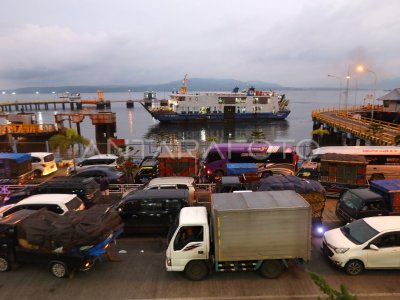 PENYEBERANGAN KETAPANG-GILIMANUK KEMBALI DIBUKA | ANTARA Foto