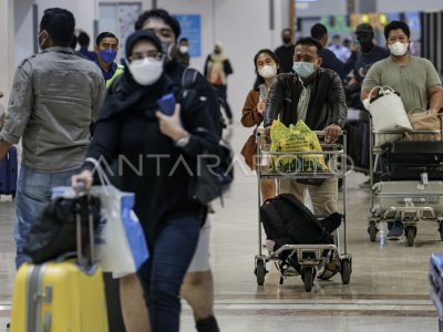 PERGERAKAN PENUMPANG DI BANDARA SOEKARNO HATTA | ANTARA Foto