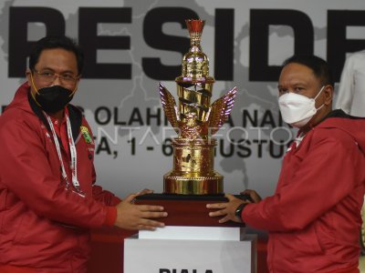 MENPORA BUKA KEJUARAAN BULU TANGKIS PIALA PRESIDEN 2022 | ANTARA Foto