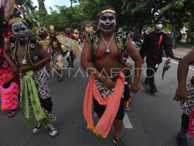 KARNAVAL BUDAYA HUT KOTA PALU | ANTARA Foto