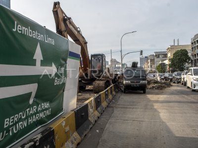 PENGALIHAN ARUS DAMPAK PEMBANGUNAN MRT | ANTARA Foto