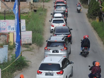 PINTU KELUAR TOL FUNGSIONAL SOLO-YOGYAKARTA RAMAI | ANTARA Foto