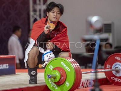 Lifter Rahmat Erwin Abdullah Raih Emas Dan Pecahkan Rekor SEA Games ...