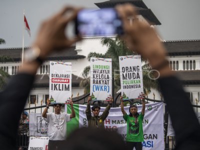 Aksi Hari Lingkungan Hidup Sedunia | ANTARA Foto