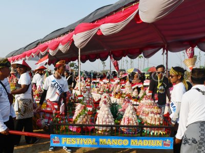 Festival Kue Manco di Madiun