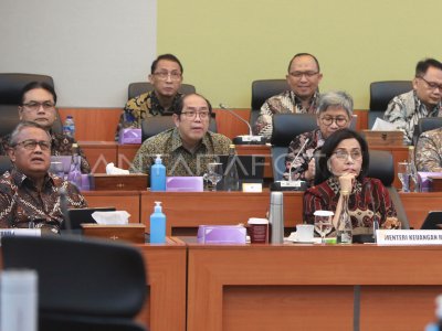 Raker Banggar DPR Dengan Menkeu Dan BI | ANTARA Foto