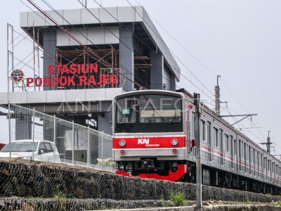 Pembangunan Reaktivasi Stasiun Pondok Rajeg | ANTARA Foto