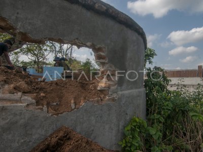 Relokasi Makam Terdampak Pembangunan Jalan Tol Solo-Yogyakarta | ANTARA ...