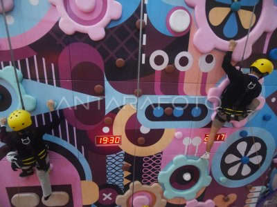 Wahana bermain Playtopia Adventure di Senayan Park | ANTARA Foto