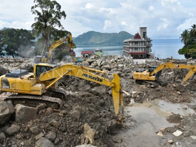 Hari Kelima Pencarian Korban Hilang Bencana Longsor Di Humbahas ...