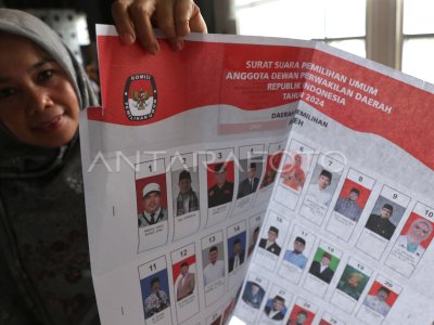 Temuan Surat Suara Pemilu Rusak | ANTARA Foto