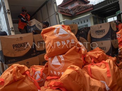 Bantuan BNPB Kepada Korban Banjir Di Demak | ANTARA Foto