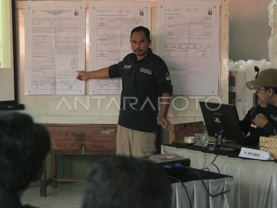 Rekapitulasi Perhitungan Suara PPK Di Sukabumi | ANTARA Foto