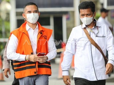 Pemeriksaan Tersangka Kasus Dugaan TPPU Dan Gratifikasi | ANTARA Foto