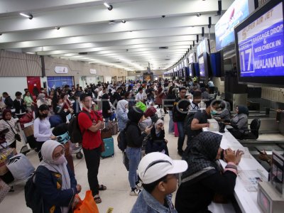 Pemudik Mulai Padati Bandara Soetta | ANTARA Foto