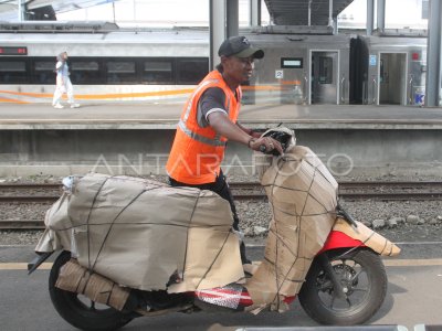 Permintaan pengiriman paket motor meningkat