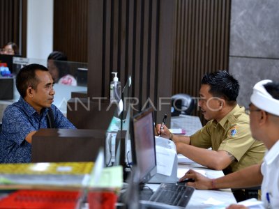 Pelayanan Publik Saat Cuti Bersama | ANTARA Foto